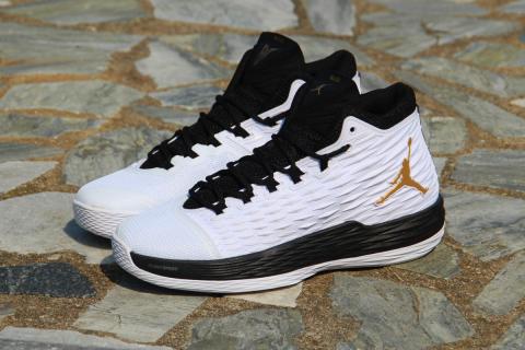 КРОССОВКИ AIR JORDAN MELO M13