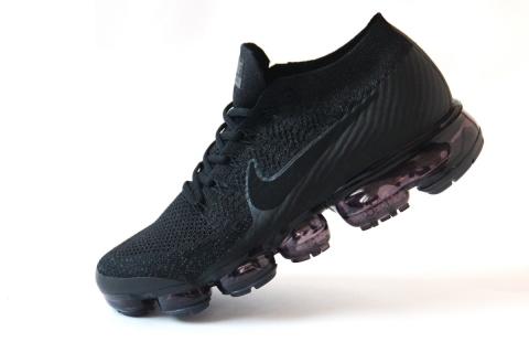 NIKE AIR VAPORMAX