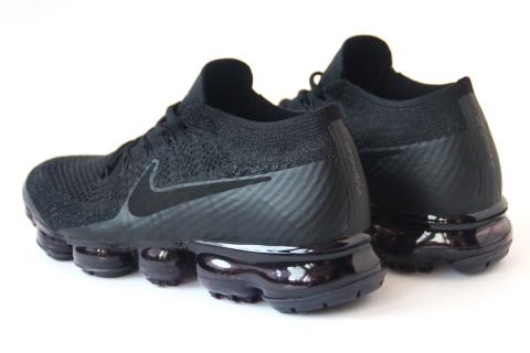 NIKE AIR VAPORMAX